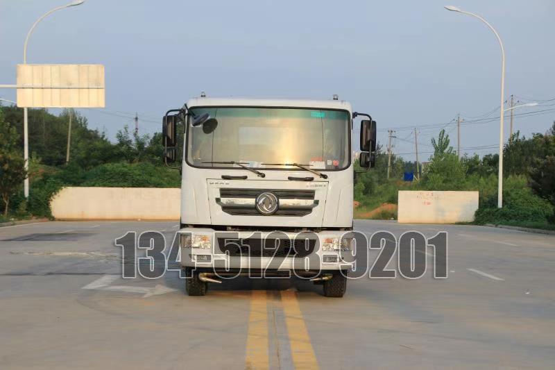 国六东风D9 12方 洒水车