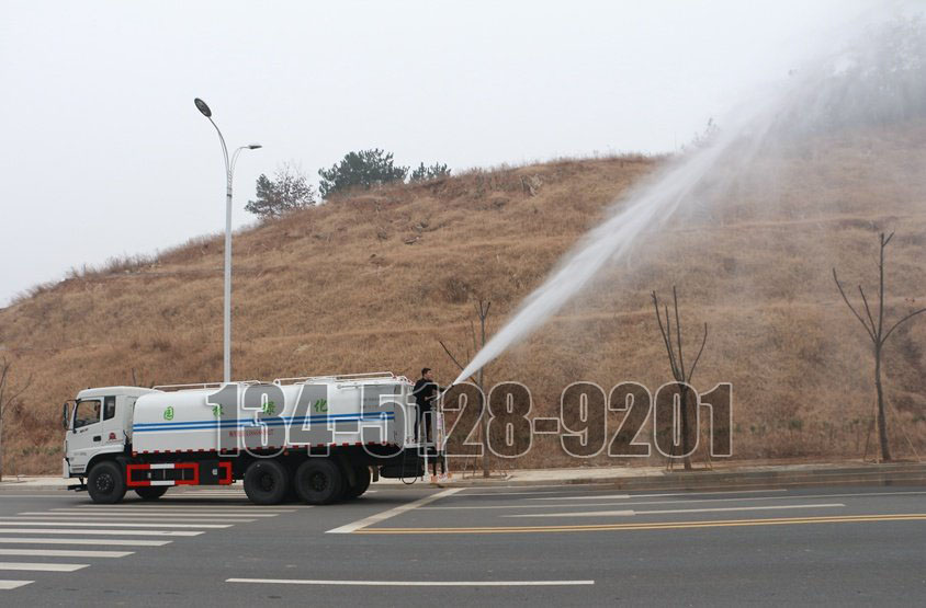福田前四后八23吨洒水车绿化高炮实拍图片