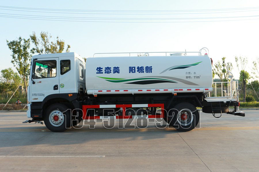 东风D9 14吨洒水车