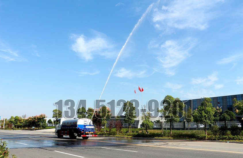 东风新款12吨洒水车绿化高炮实拍图片
