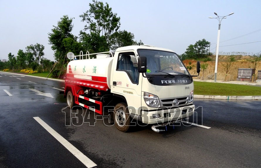 福田时代3吨洒水车