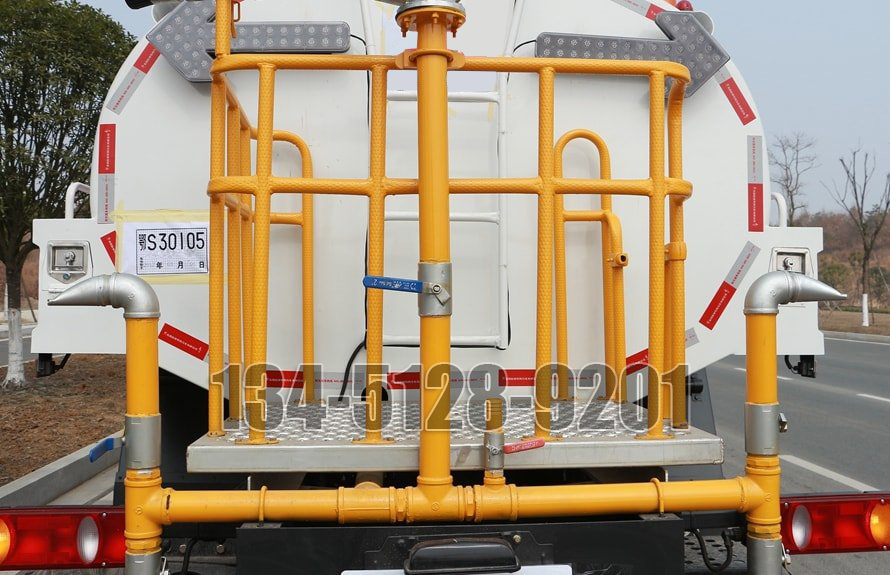 福田瑞沃12吨洒水车