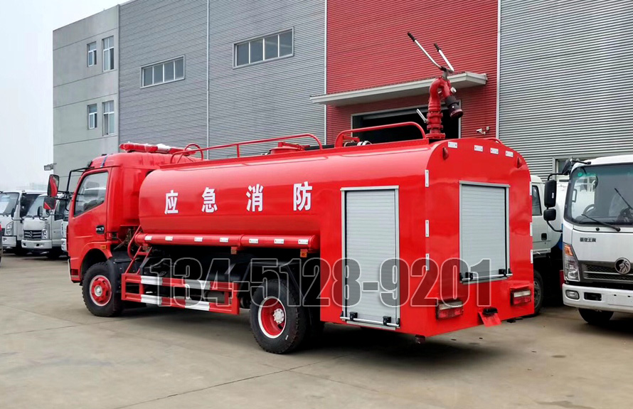 东风8吨消防洒水车