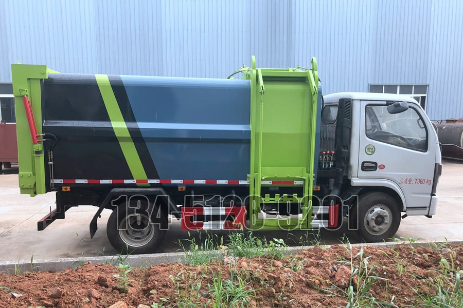 国六东风5方自装卸式垃圾车