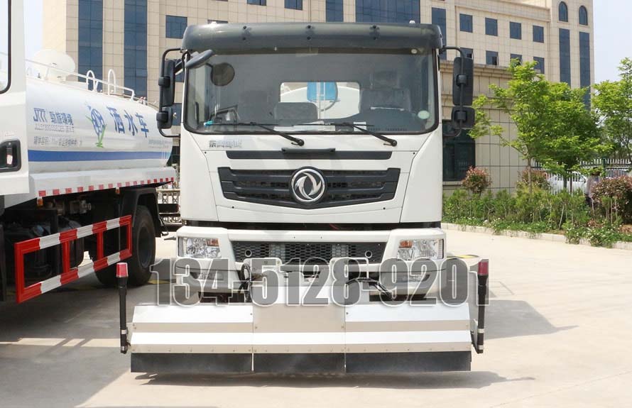 东风8方路面清洗车