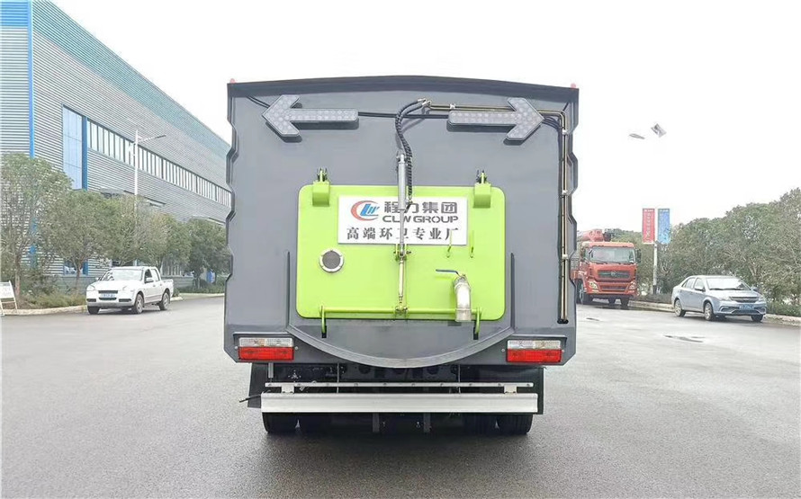 国六东风大多利卡8方 扫路车