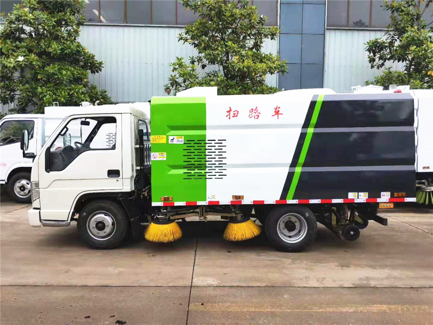 福田小型扫路车