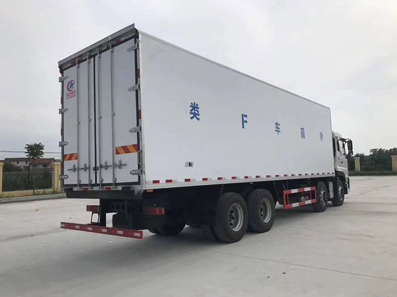 东风天龙前四后八9.4米冷藏车