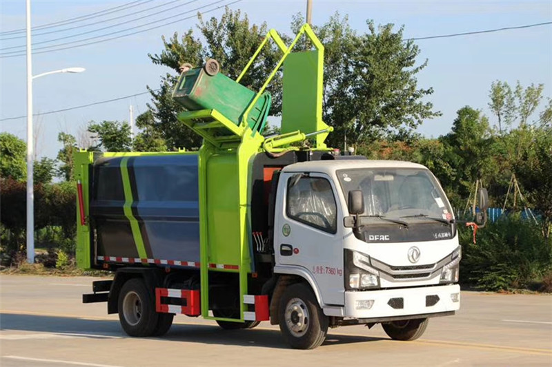 国六小多利卡6方 侧装挂桶垃圾车