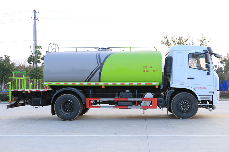 国六东风D3L 12方 洒水车