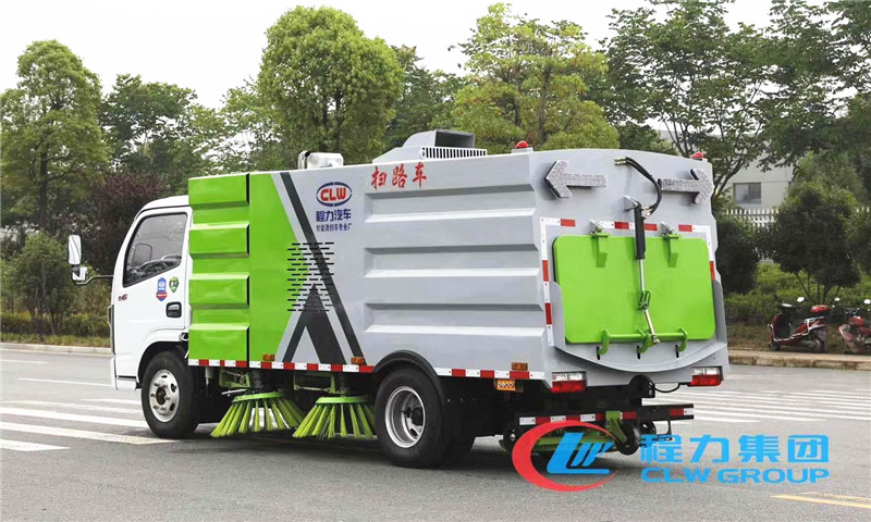 国六东风小多利卡6方 扫路车