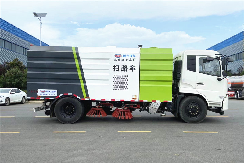 国六东风天锦12方 扫路车