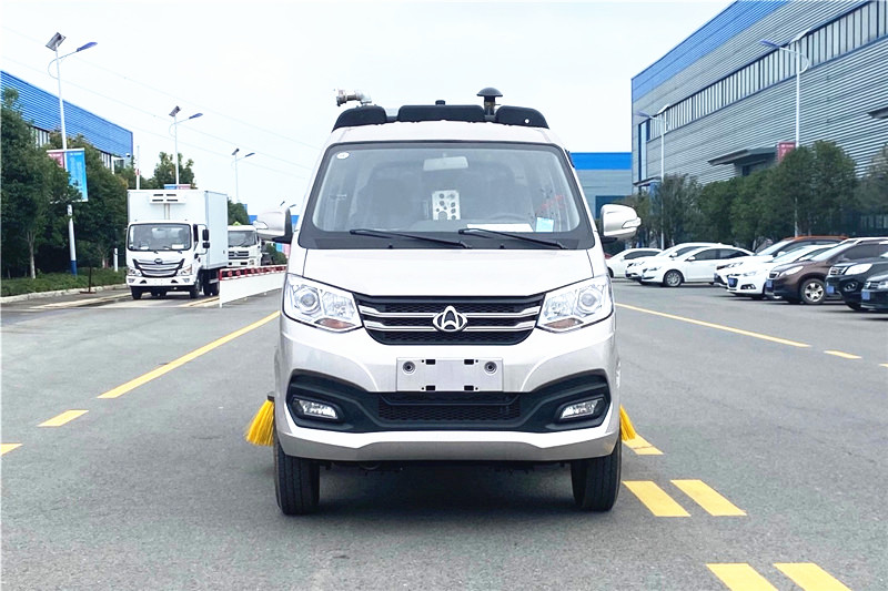 国六长安3方  扫路车